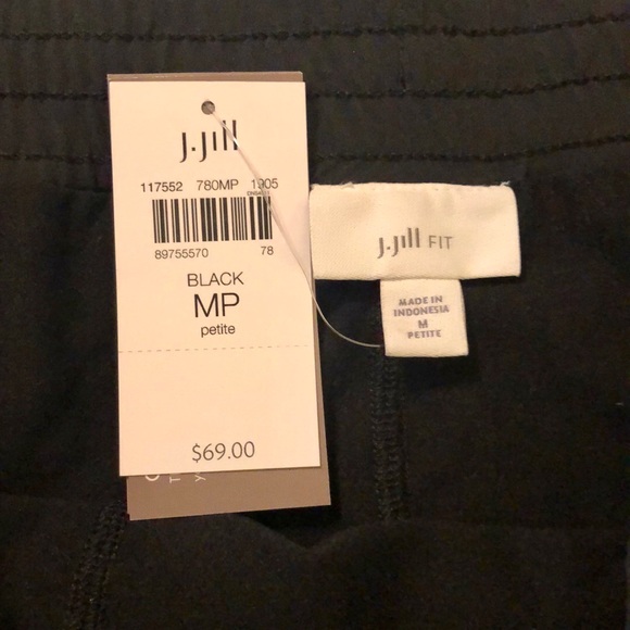 J.JILL Fit On The Go Skort - Picture 3 of 3